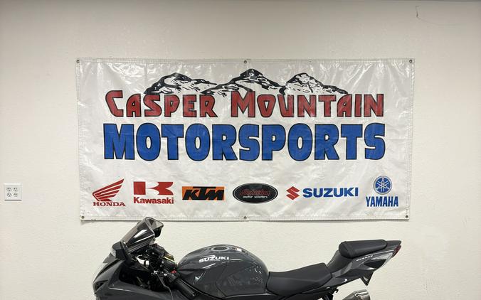 2025 Suzuki GSX-R600 Solid Iron Gray / Glass Sparkle Black - US0961