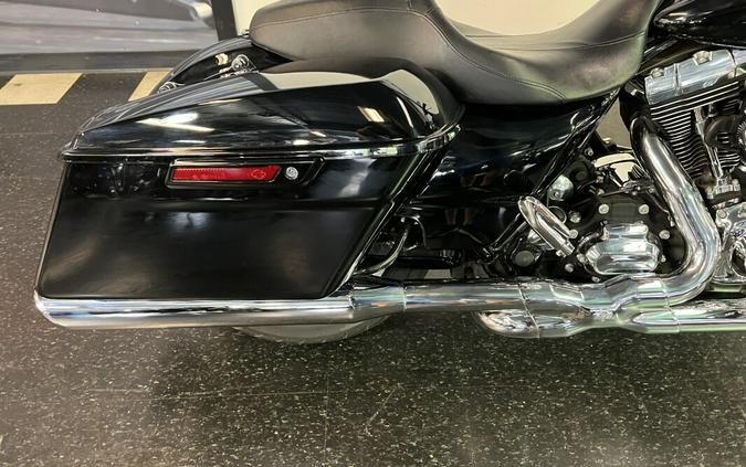 2015 Harley-Davidson Road Glide Vivid Black FLTRX