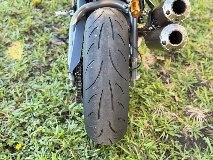 2023 Indian FTR R Carbon