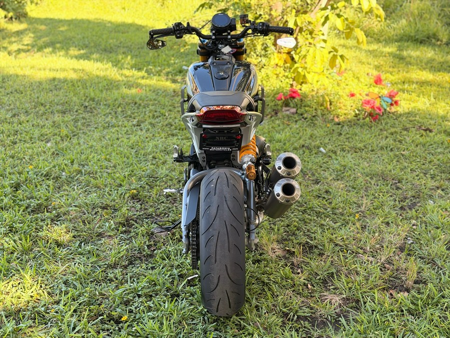 2023 Indian FTR R Carbon