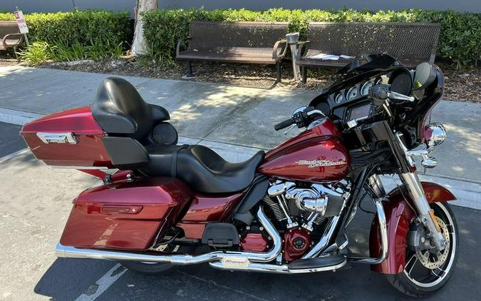 2017 Harley-Davidson® FLHXS - Street Glide® Special