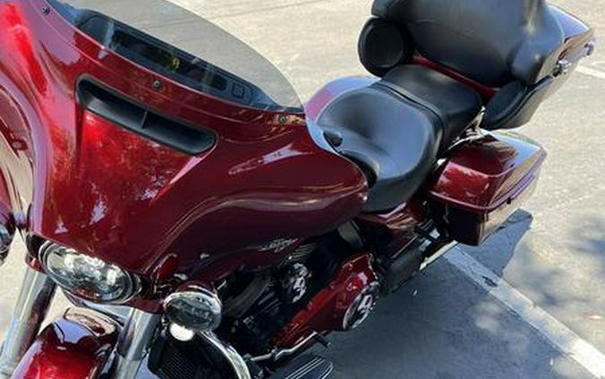 2017 Harley-Davidson® FLHXS - Street Glide® Special