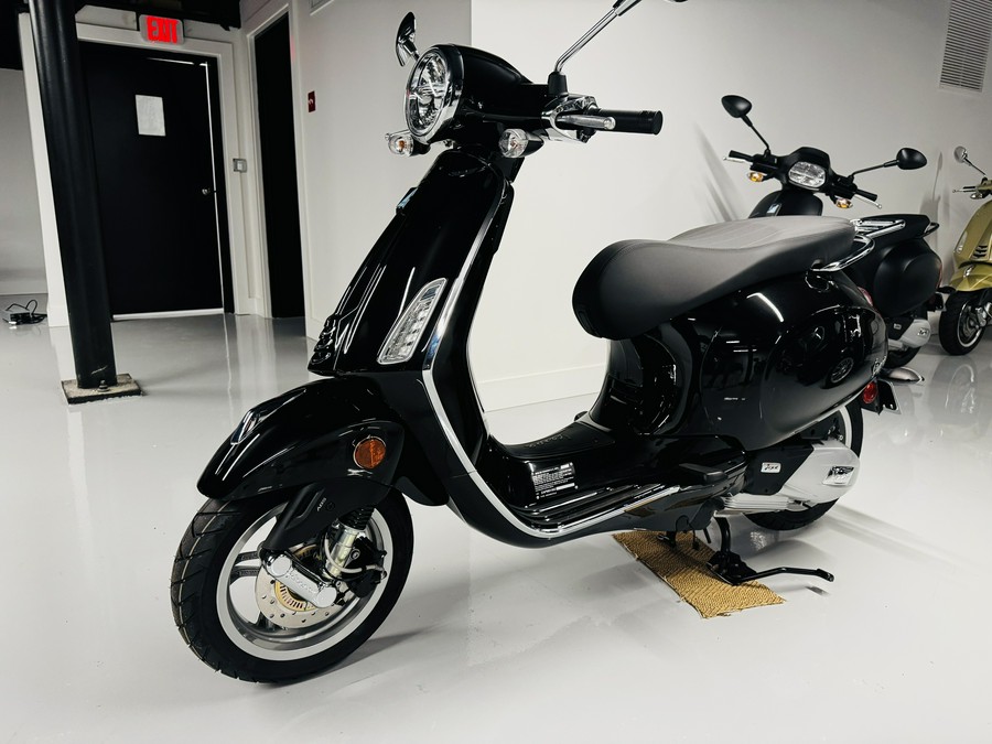 2025 Vespa Primavera 150