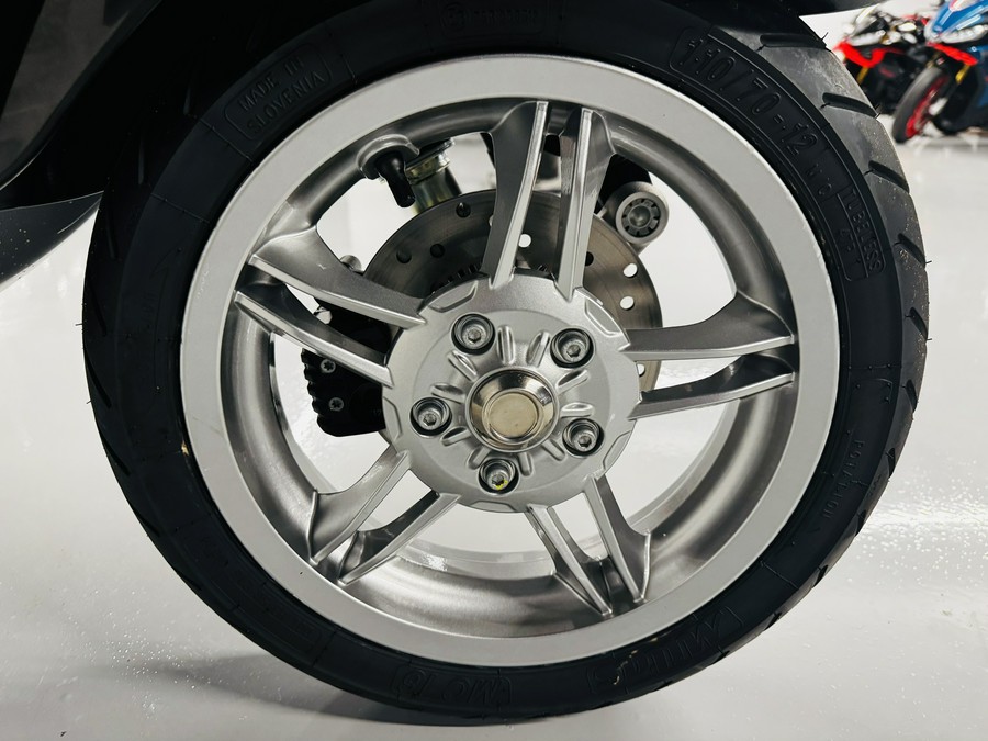 2025 Vespa Primavera 150