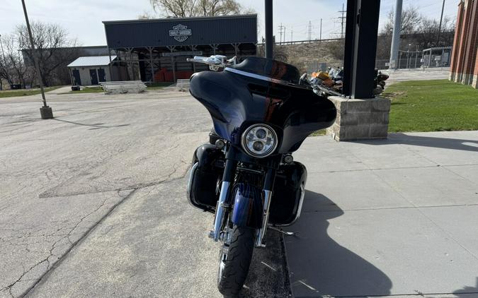 2016 Harley-Davidson CVO Street Glide FLHXSE Black Licorice with Midnight Cobalt Flames