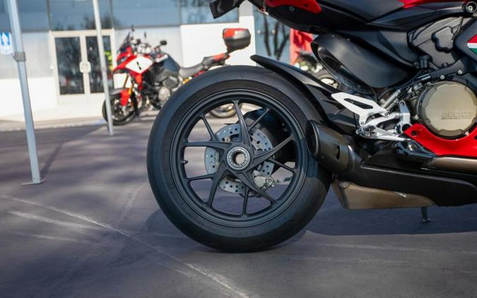 2023 Ducati Panigale V2