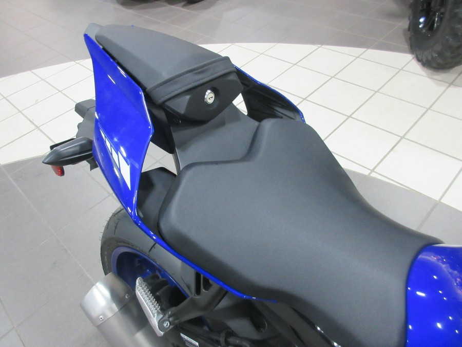 2026 YAMAHA YZF-R1