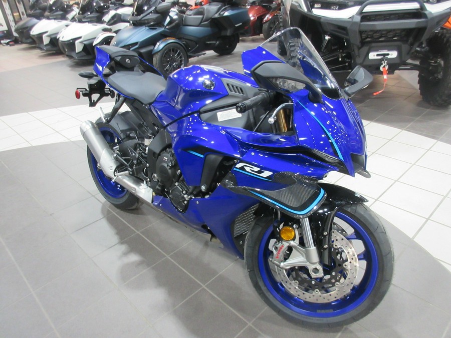 2026 YAMAHA YZF-R1