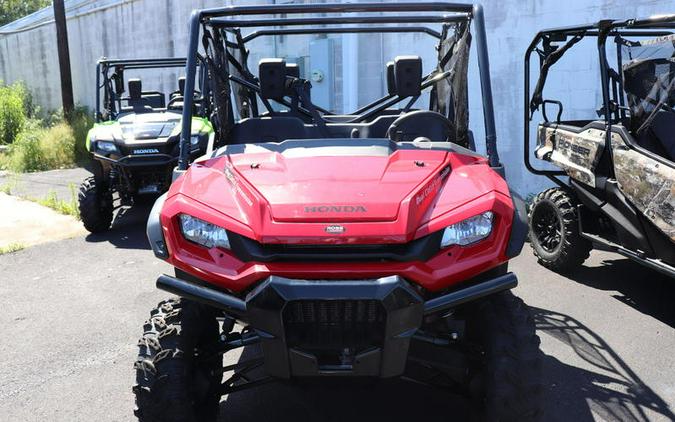 2024 Honda® Pioneer 1000-6 Deluxe Crew