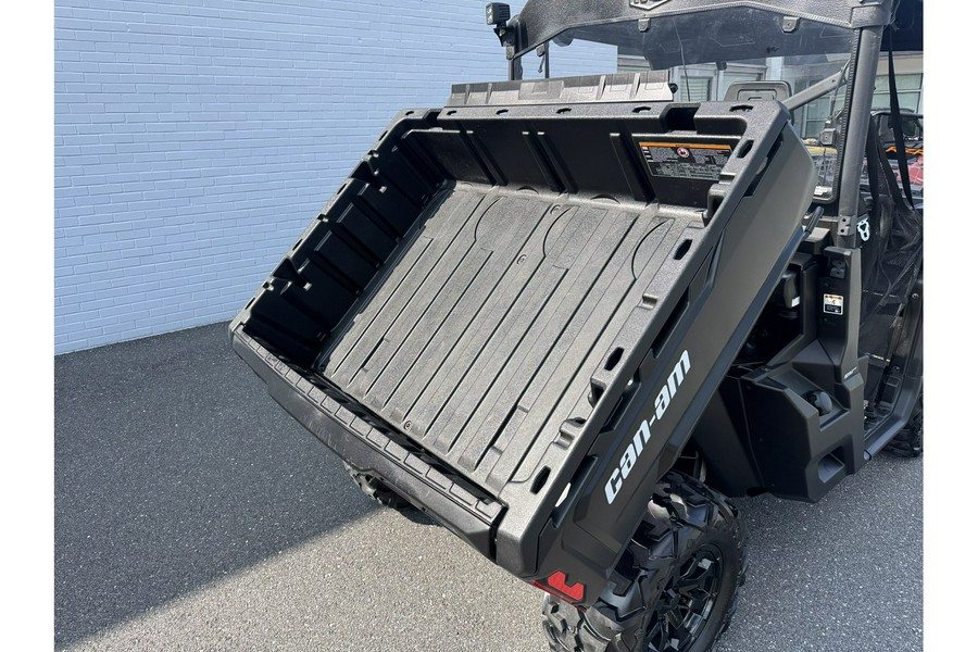 2025 Can-Am DEFENDER HD7 DPS