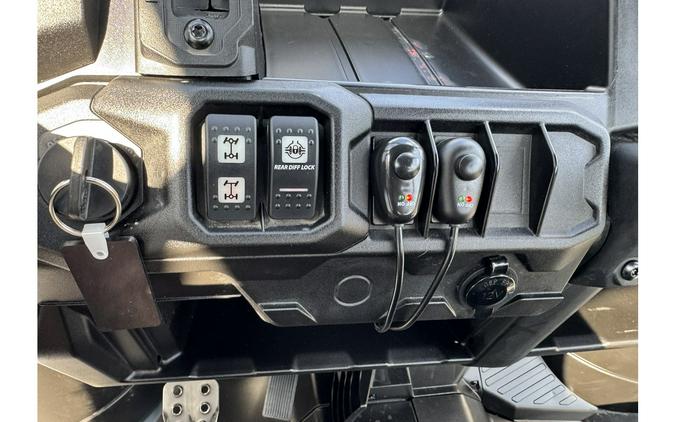 2025 Can-Am DEFENDER HD7 DPS