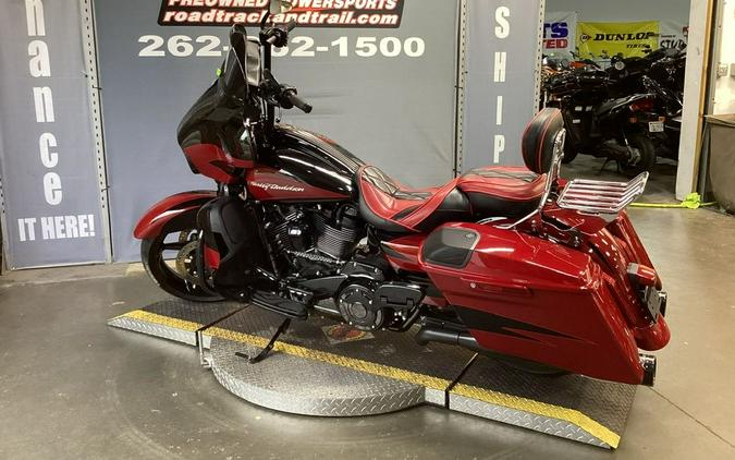 2017 Harley-Davidson® FLHXSE - CVO™ Street Glide®