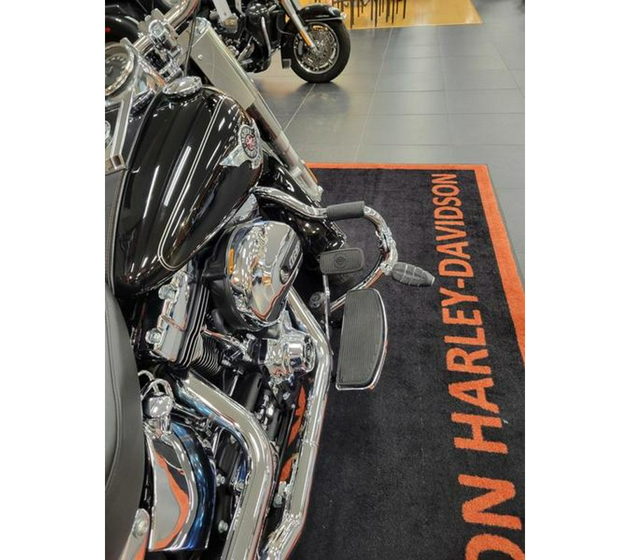 2016 Harley-Davidson® FLSTF - Softail® Fat Boy®