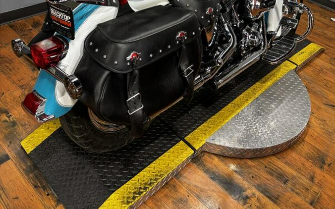 2016 Harley-Davidson® Heritage Softail® Classic CR ICE/FRD TEAL W/PINSTRIPE