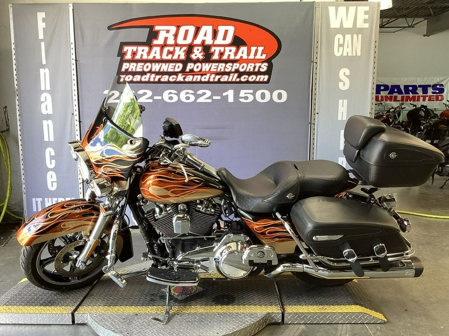 2009 Harley-Davidson® FLHRC - Road King® Classic