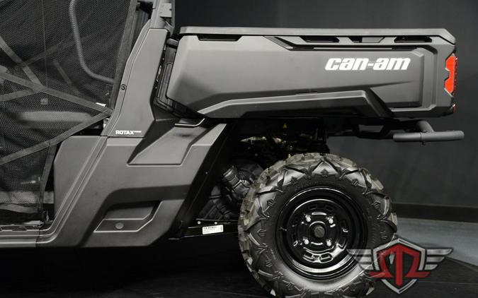 2025 Can-Am Defender DPS HD9