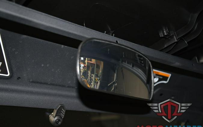 2025 Can-Am Defender DPS HD9