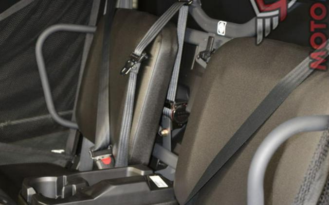 2025 Can-Am Defender DPS HD9