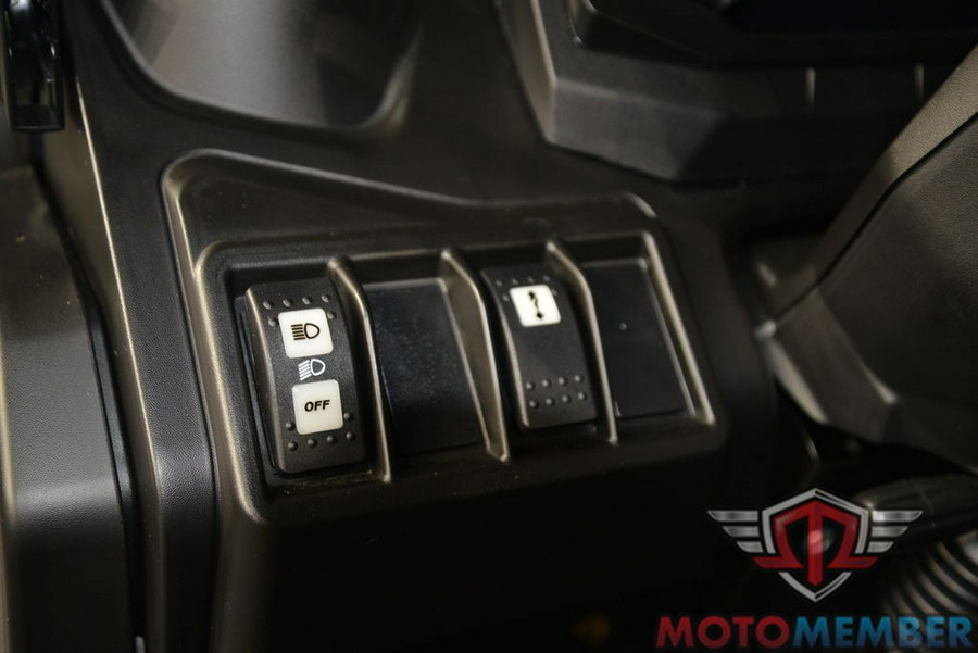 2025 Can-Am Defender DPS HD9