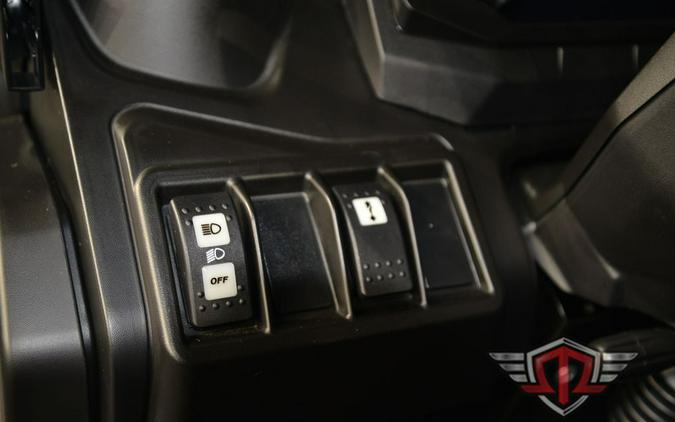 2025 Can-Am Defender DPS HD9