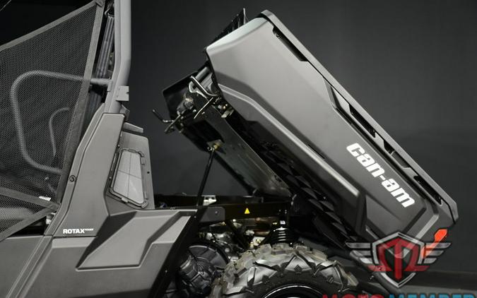 2025 Can-Am Defender DPS HD9
