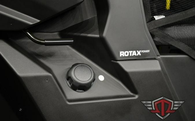 2025 Can-Am Defender DPS HD9