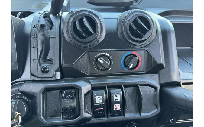 2025 Can-Am DEFENDER HD9 DPS CAB 4X4