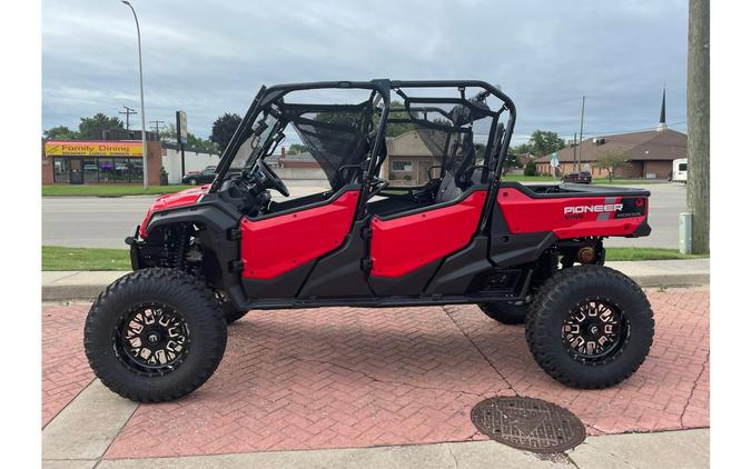 2023 Honda Pioneer 1000-6 Crew Deluxe