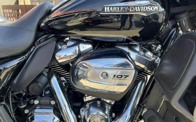 2017 Harley-Davidson® FLHTCUTG - Tri Glide® Ultra