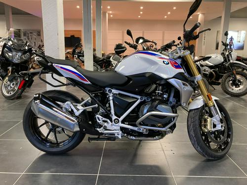 2020 BMW R 1250 R Review with Select Package (21 Fast Facts)