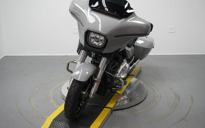 2024 Harley-Davidson® Street Glide® Billiard Gray