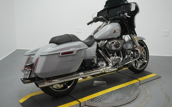 2024 Harley-Davidson® Street Glide® Billiard Gray