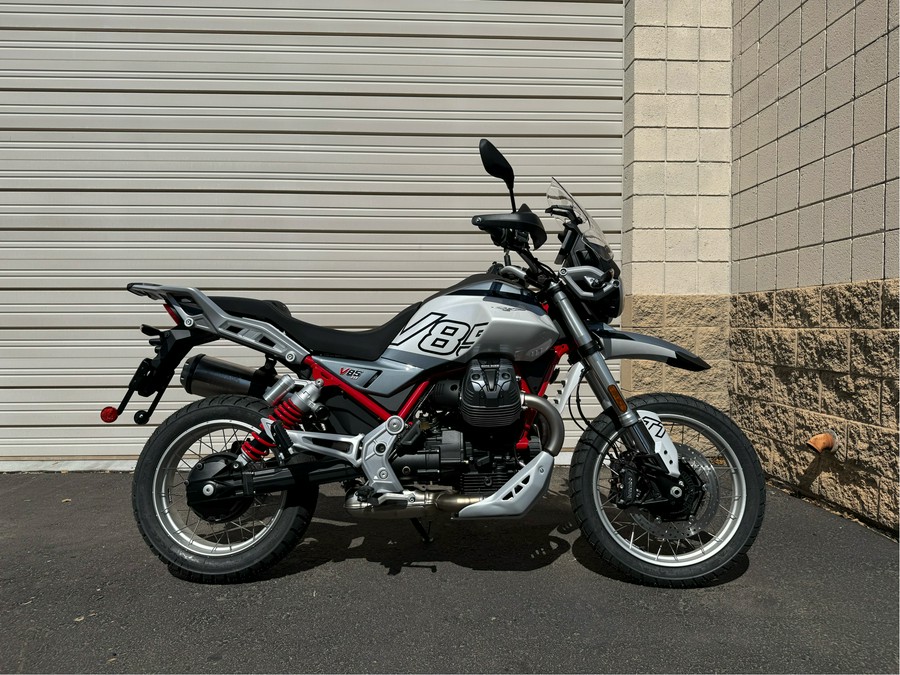 2025 Moto Guzzi V85 TT