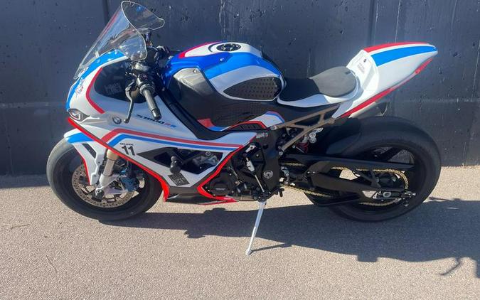 2022 BMW S 1000 RR Light White / Racing Blue / Racing Red