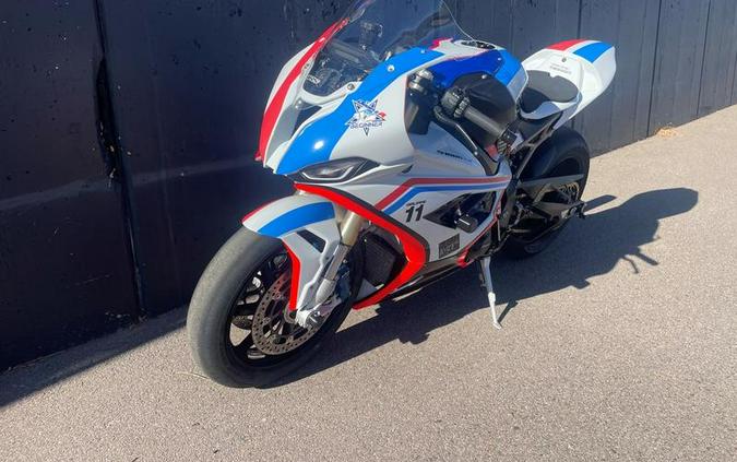 2022 BMW S 1000 RR Light White / Racing Blue / Racing Red