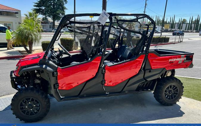 2023 Honda® Pioneer 1000-6 Deluxe Crew