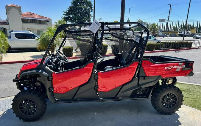 2023 Honda® Pioneer 1000-6 Deluxe Crew