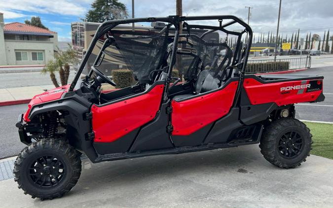 2023 Honda® Pioneer 1000-6 Deluxe Crew