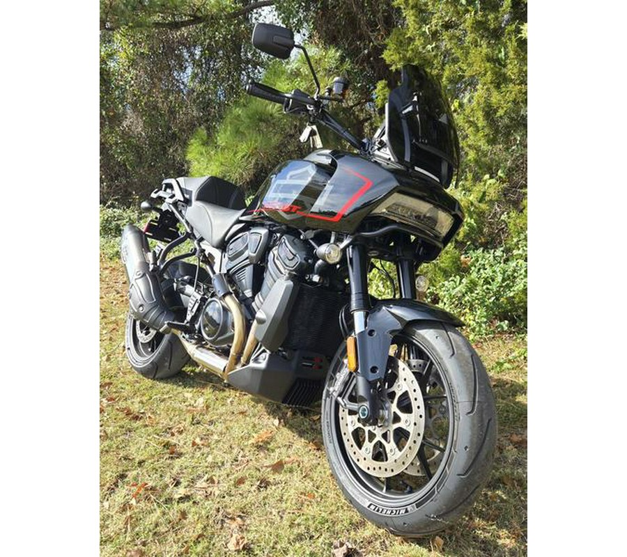 2025 Harley-Davidson® RA1250ST - Pan America® 1250 ST
