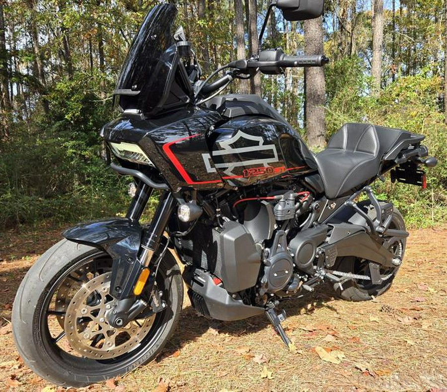 2025 Harley-Davidson® RA1250ST - Pan America® 1250 ST
