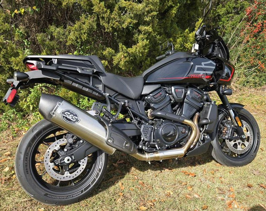 2025 Harley-Davidson® RA1250ST - Pan America® 1250 ST