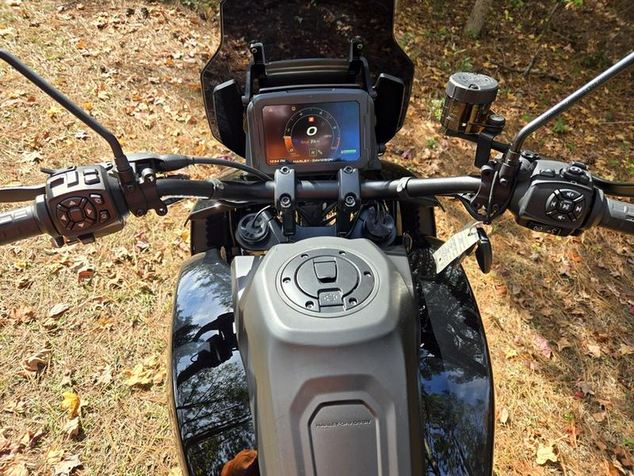 2025 Harley-Davidson® RA1250ST - Pan America® 1250 ST