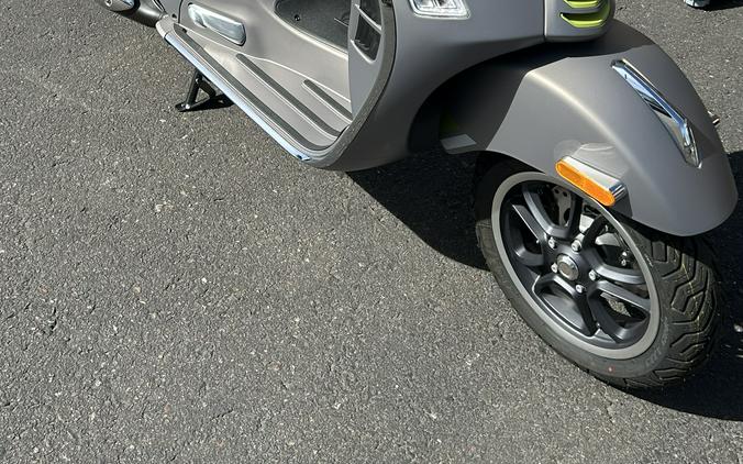 2025 Vespa GTS 310 SuperTech