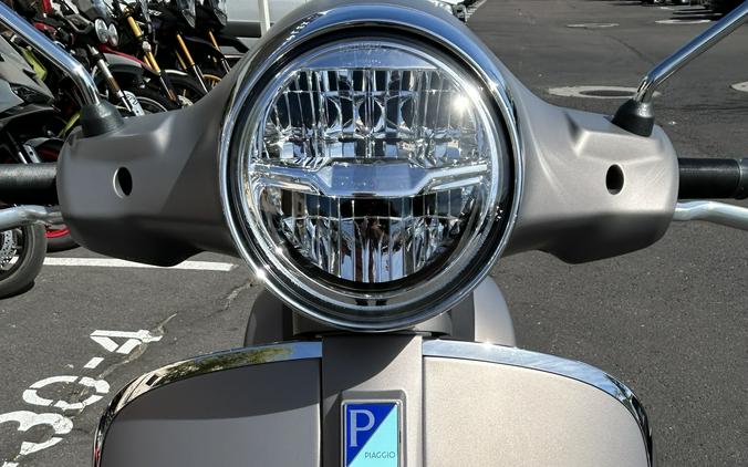 2025 Vespa GTS 310 SuperTech