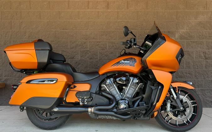 2022 Indian Challenger® Dark Horse® Icon