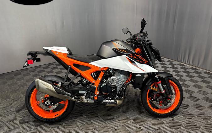 2026 KTM 990 Duke R