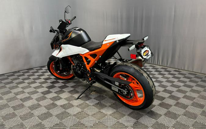 2026 KTM 990 Duke R
