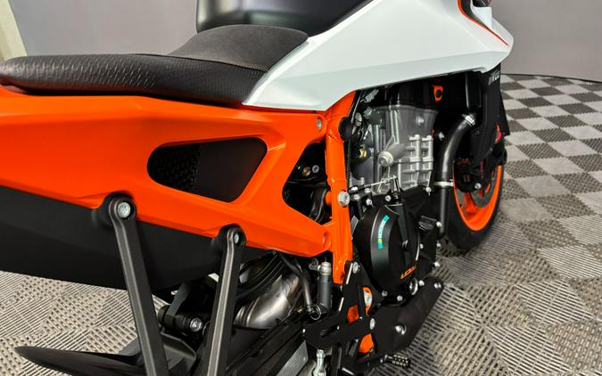 2026 KTM 990 Duke R