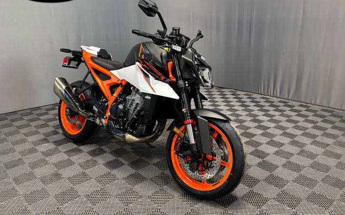 2026 KTM 990 Duke R