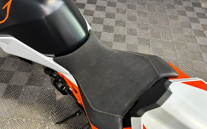 2026 KTM 990 Duke R